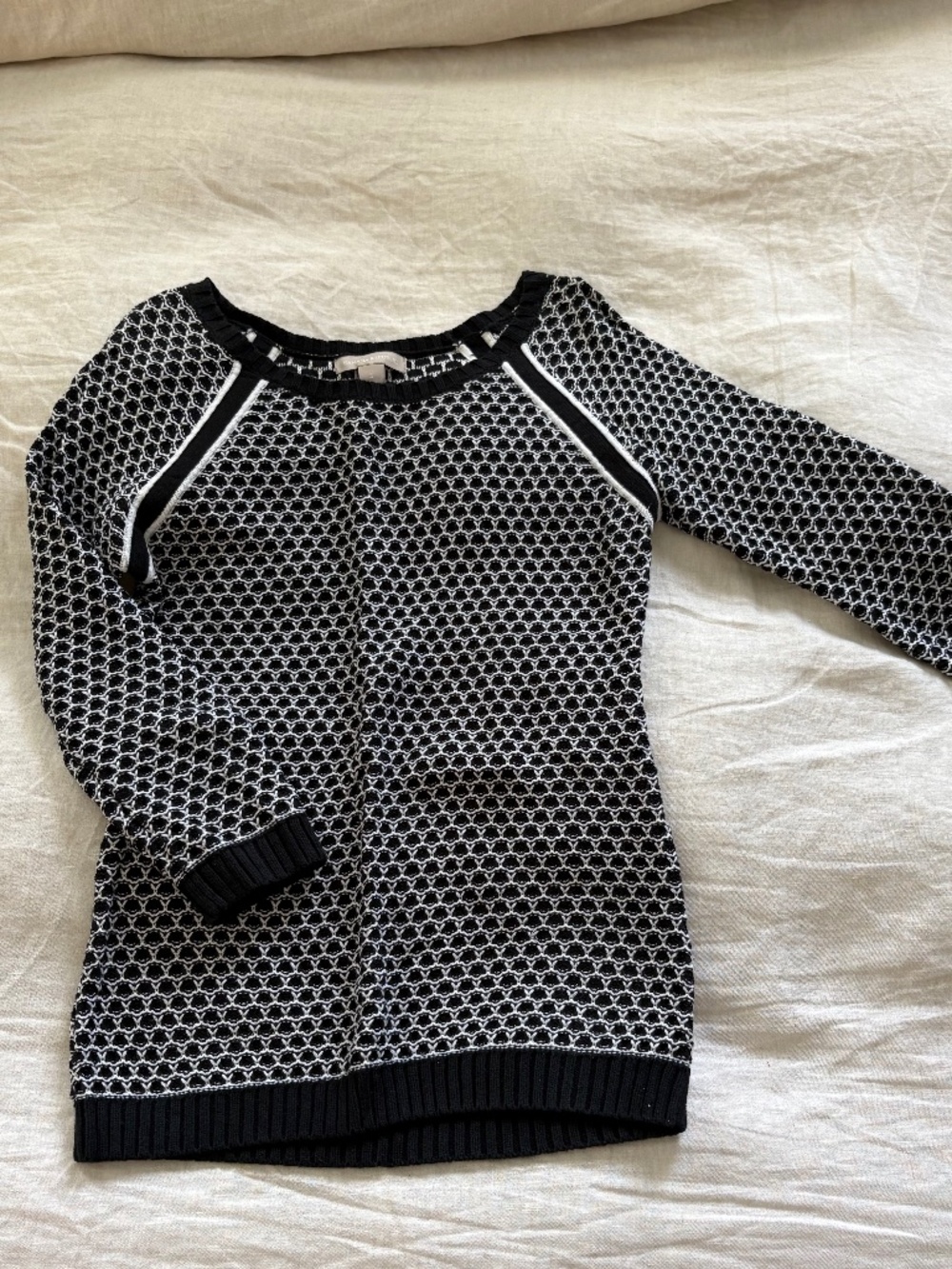 Banana Republic Black & White Textured Knit Sweater - Size S